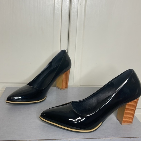 Ladies Fashion Black Patent Faux Leather Block Heel Shoes Pointed Sz 39/8.5 - Picture 3 of 11